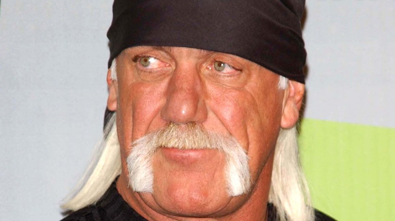 Hulk Hogan black bandana