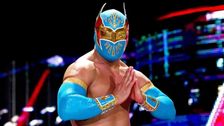 Sin Cara en WWE Raw