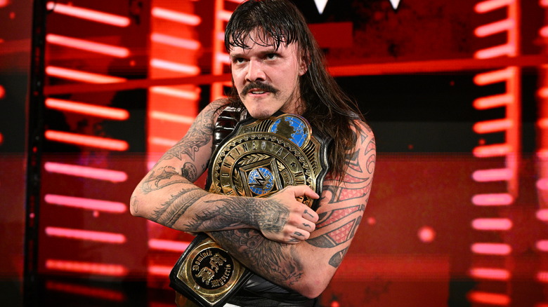 Dominik Mysterio escapes with his title