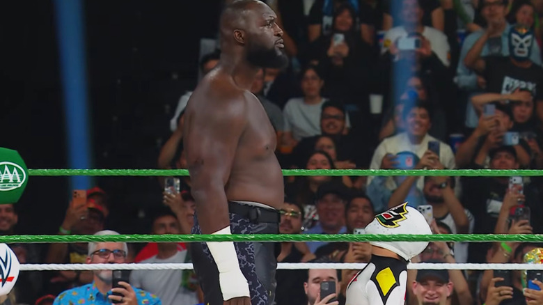 Mascarita Sagrada faces off with Omos
