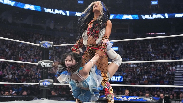 Mercedes Mone stretches Riho at AEW All Out 2025
