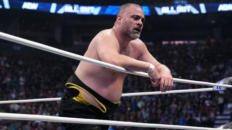 Eddie Kingston leans on the ropes.