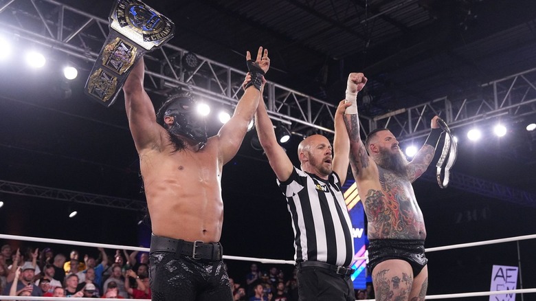Brodido raise their titles on "AEW Dynamite"