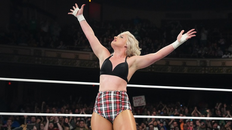Toni Storm appealing to the crowd during an episode of 