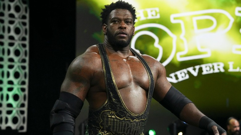 Powerhouse Hobbs makes an entrance