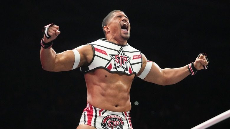 Anthony Bowens on the rope