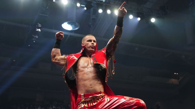 Kyle Fletcher posing on the turnbuckle