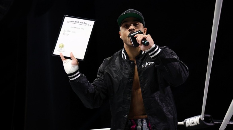Max Caster with his trademark