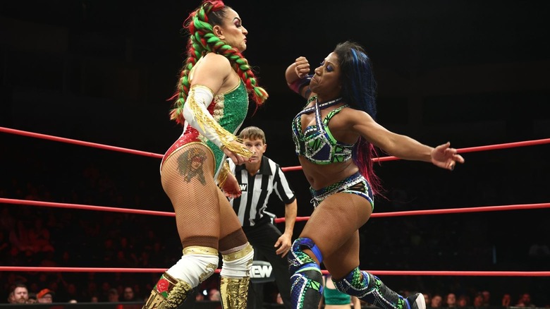 Thunder Rosa vs. Athena