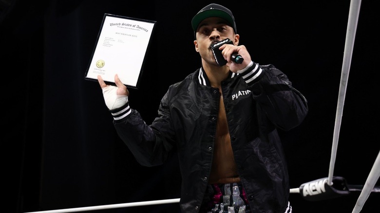 Max Caster with his trademark
