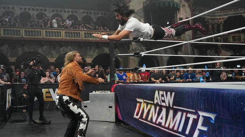 Wheeler Yuta delivering a tope suicida