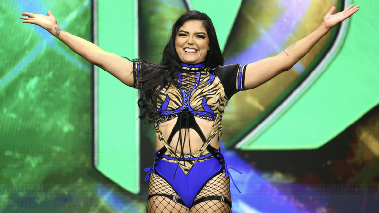 Melo posing on the entrance ramp