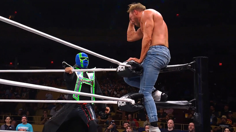 El Clon costs Orange Cassidy the TNT title