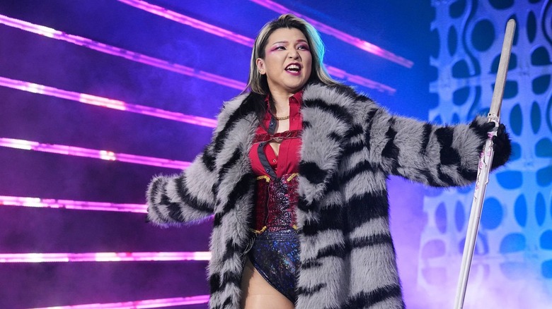 Hikaru Shida entrance