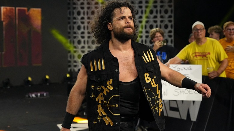 Juice Robinson on the way to the ring