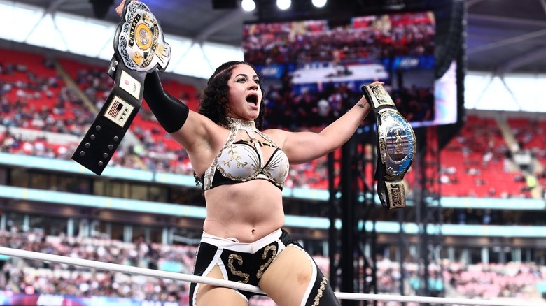 Persephone with the CMLL & TBS titles