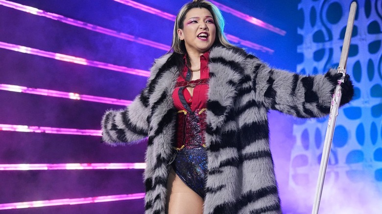 Hikaru Shida entrance