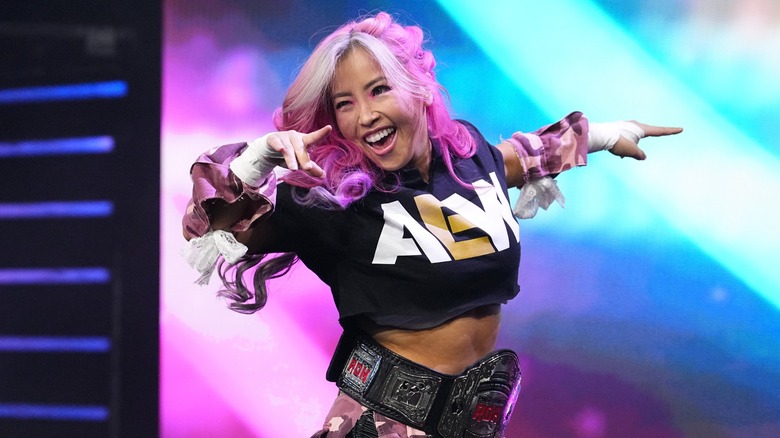 Mina Shirakawa makes her entrance at AEW All Out