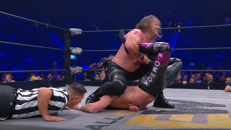 Chris Jericho submits Kenny Omega