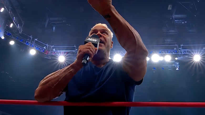 Billy Gunn pointing