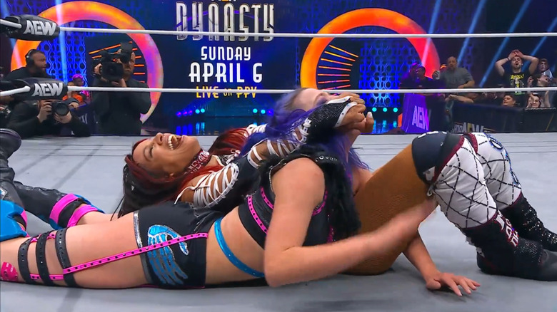 Mercedes Mone submits Billie Starkz