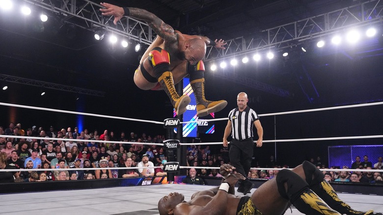 Ricochet leaps onto Shelton Benjamin
