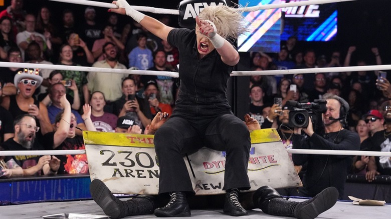 Toni Storm hits a hip attack in the corner