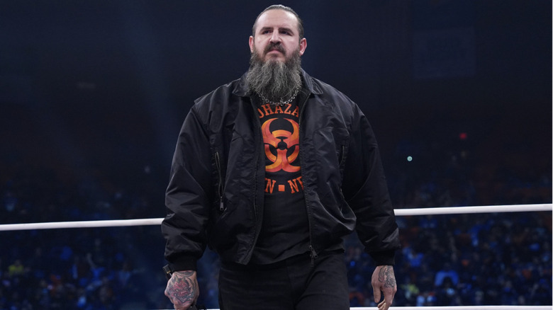 King standing in the ring