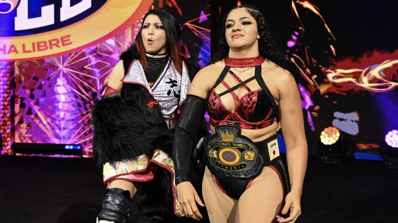 Shida and Persephone on the entrance ramp