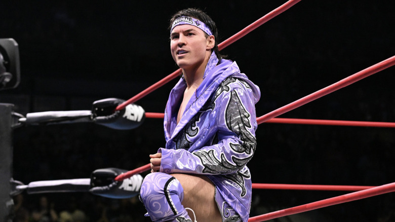 Bailey on the ring apron