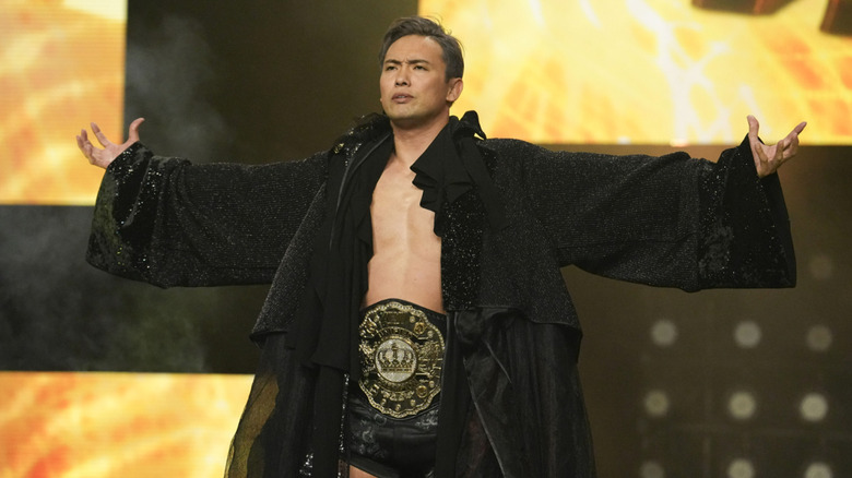 Okada posing on the entrance ramp
