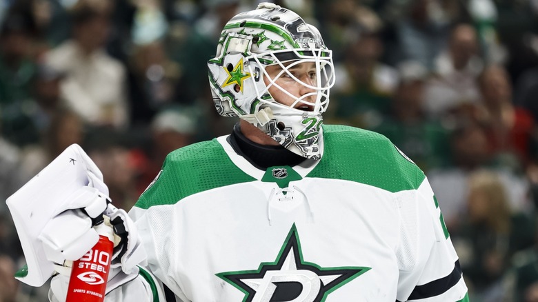 Jake Oettinger in goal for the Dallas Stars