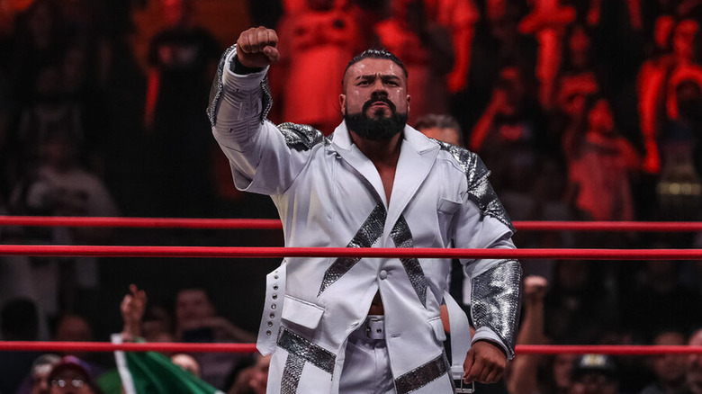 Andrade El Idolo posing