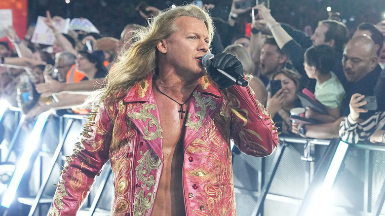 Chris Jericho singing Judas as he enters Wembley Stadium
