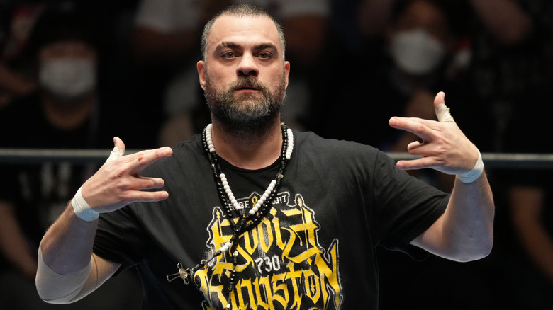 Eddie Kingston posing to the crowd