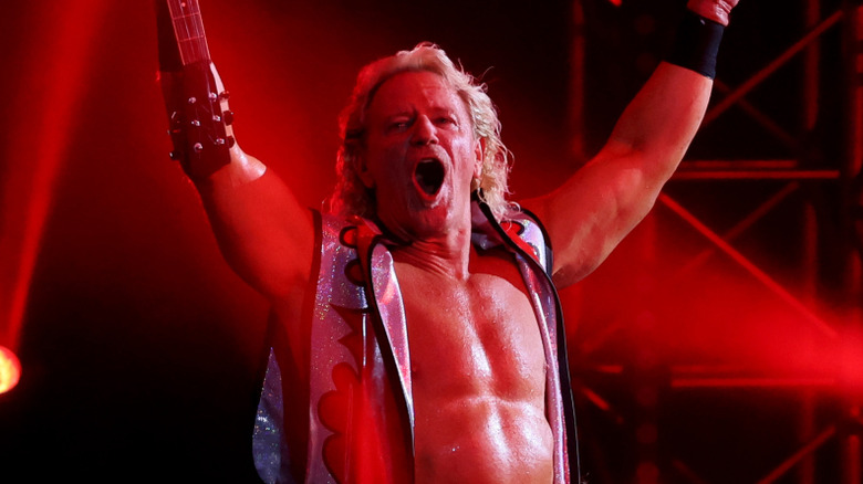 Jeff Jarrett posing for the people