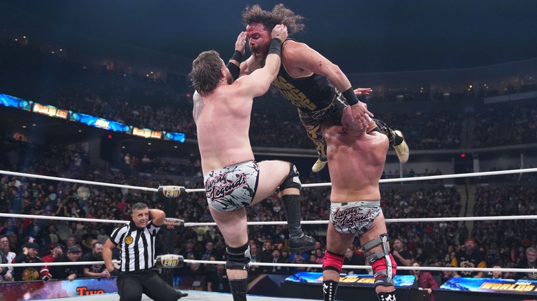 Juice Robinson eats a Shatter Machine from FTR