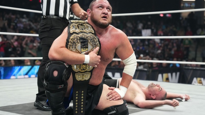 Samoa Joe retains his title on "AEW Dynamite"