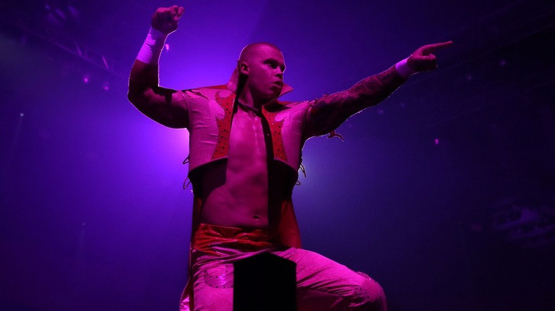 Kyle Fletcher poses on "AEW Dynamite"