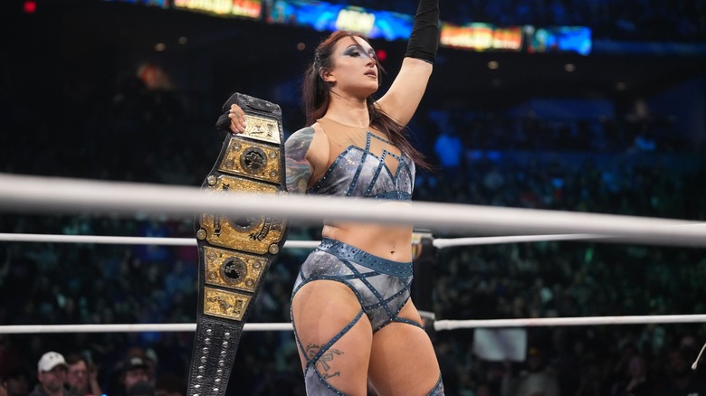 Kris Statlander poses with the AEW Women's World Championship.