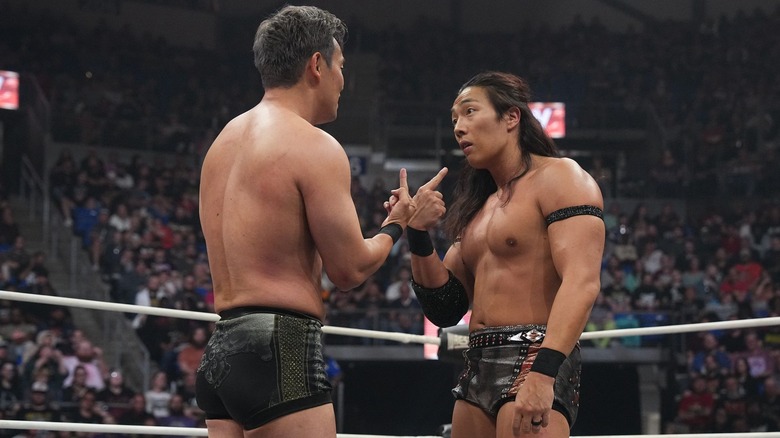 Kazuchika Okada flips off Konosuke Takeshita