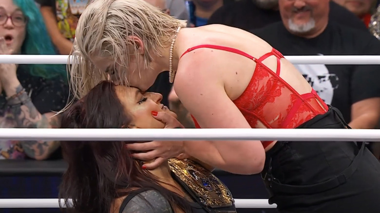 Toni Storm kisses Kris Statlander on the forehead