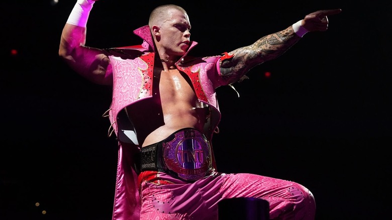 Kyle Fletcher poses on "AEW Dynamite"