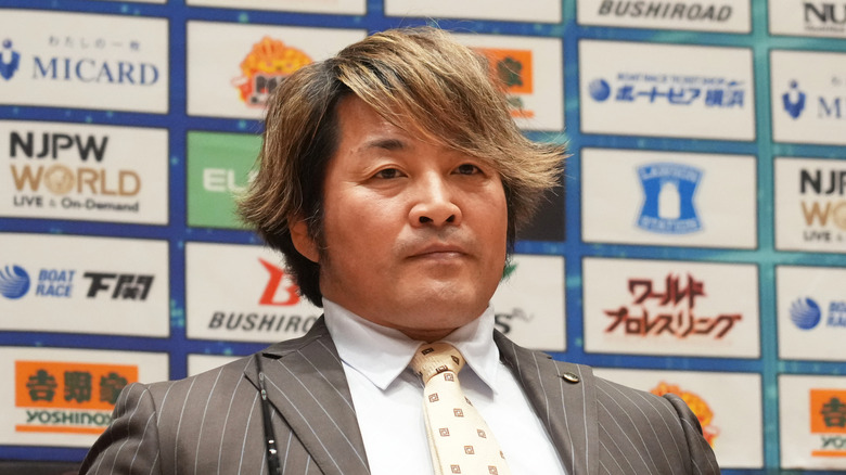 Hiroshi Tanahashi trying to be Presidential