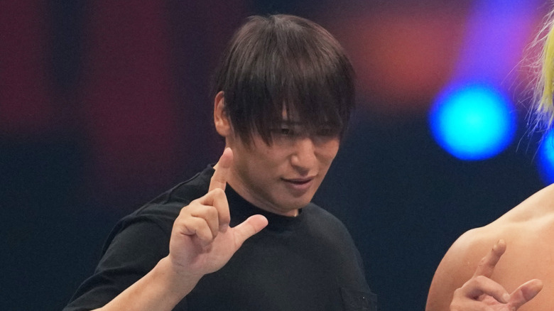 Kota Ibushi poses in the Tokyo Dome