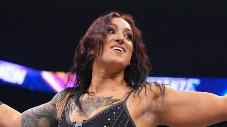 Kris Statlander with her arms wide open