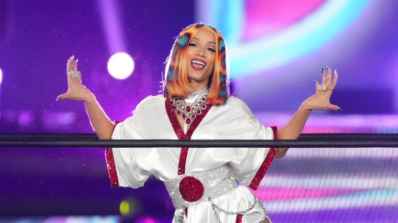 Mercedes Mone in Japan