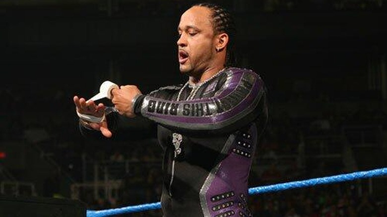 MVP preparing himself for his arm wrestle segment with Matt Hardy on 
