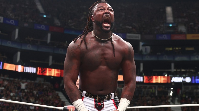 Swerve Strickland taunting during his match against Kazuchika Okada at AEW x NJPW: The Forbidden Door 2025.