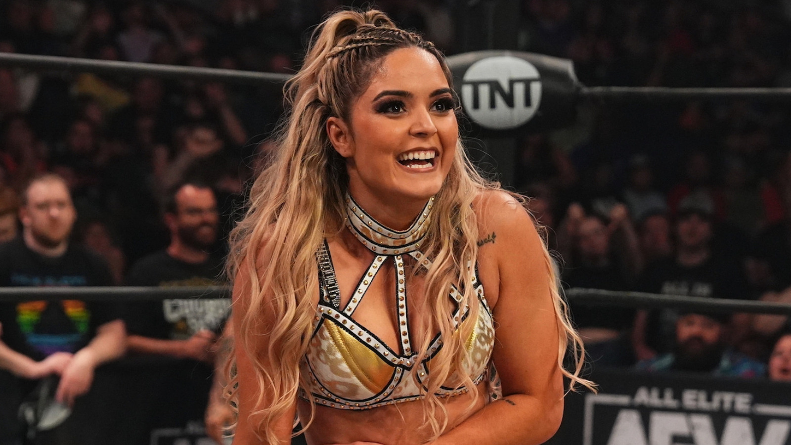 AEW's Tay Melo Posts Pic With 'One Of The Coolest Wrestlers' (Not Sammy Guevara)